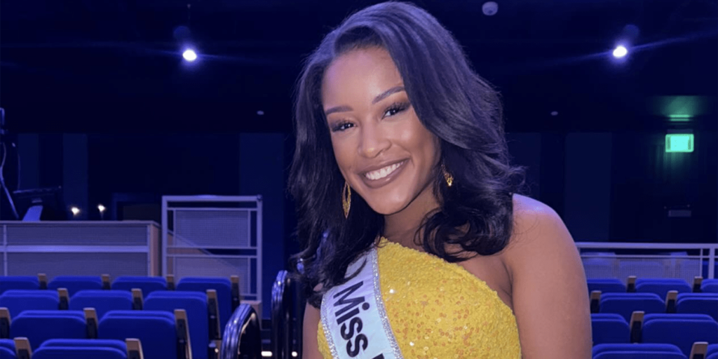 New Miss Kansas Calls Out Her Alleged Abuser in Audience During Pageant Speech Alexis Smith Cw 240721 4357cb.png