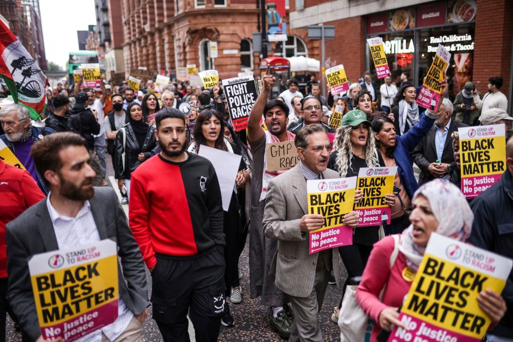 Manchester police suspend officer over airport incident caught on video Msqnqrns5epdigbqpsndf3bsti.jpgw1440.jpeg