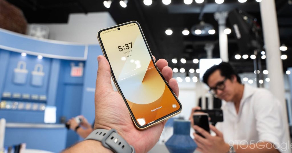 Galaxy Z Flip 6 19.jpg