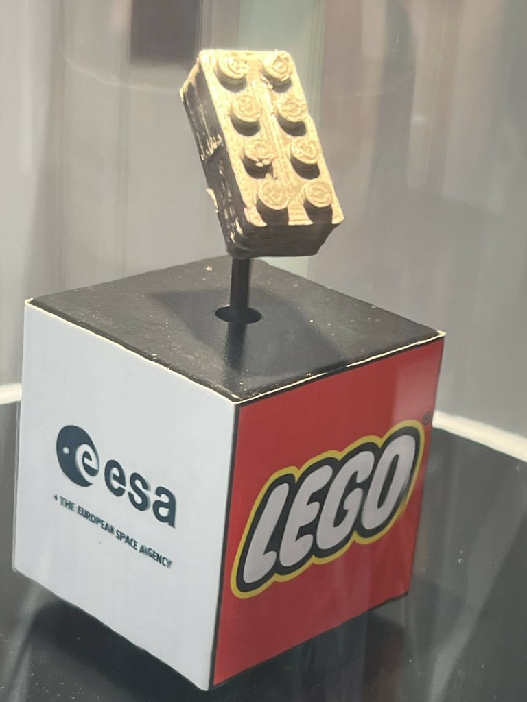 Lego Space Brick.jpg