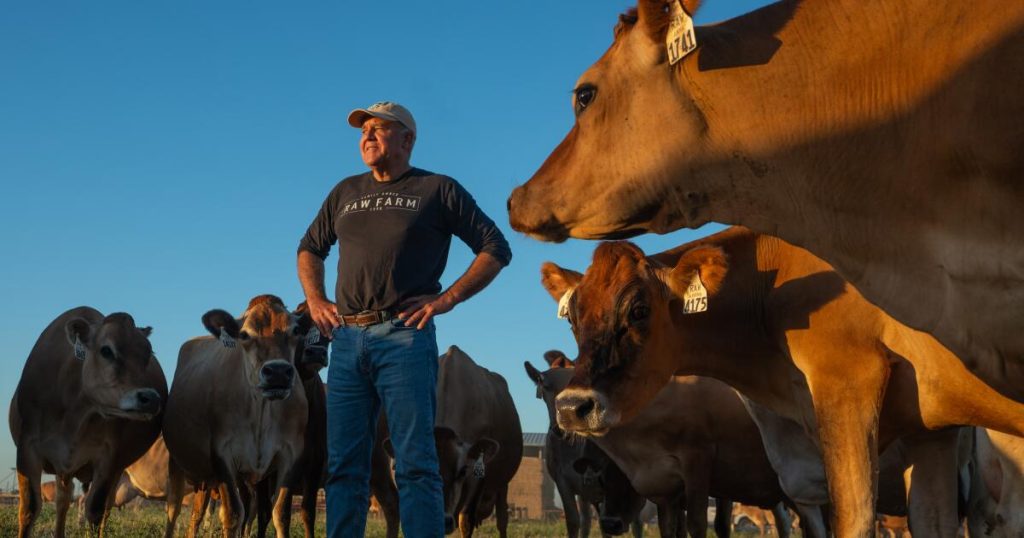 Urlhttps3a2f2fcalifornia Times Brightspot.s3.amazonaws.com2f9b2fe22fcd5b2c1948e4a997a46cec652d792f1464065 A Me Raw Milk To 0003.jpg