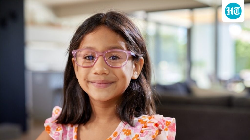 Ophthalmologist suggests 5 habits to protect children’s eyesight: Eat carrots, play outdoor games and more Eye glasses 1748250579983 1763900542843.jpg