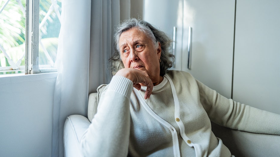 Cancer may trigger unexpected defense against Alzheimer’s disease, researchers say Woman with alzheimers disease.jpg